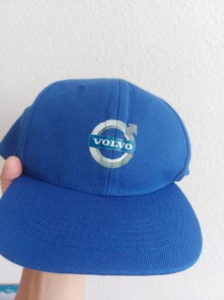 Camiseta y gorra camionero