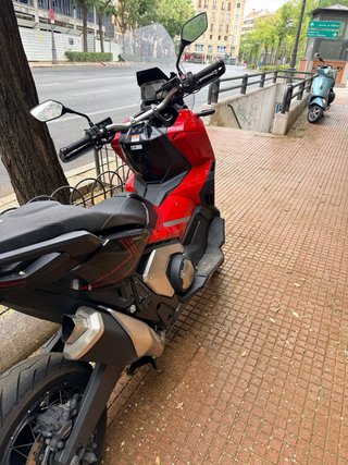 Honda X-ADV 750 Adventure Negra/Roja