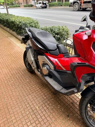 Honda X-ADV 750 Adventure Negra/Roja