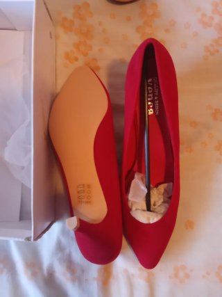 Zapatos de tacón rojos