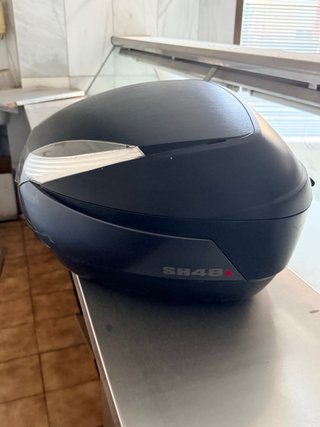 Baúl de moto SHAD negro