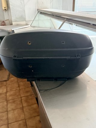 Baúl de moto SHAD negro