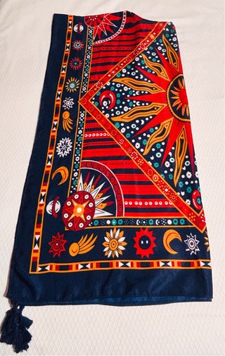 Precioso poncho o caftán de playa diseño etnico