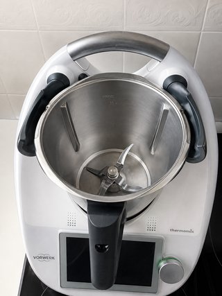 Thermomix TM6 con Varoma y Accesorios
