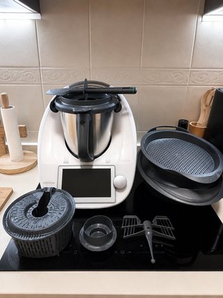Thermomix TM6 con Varoma y Accesorios
