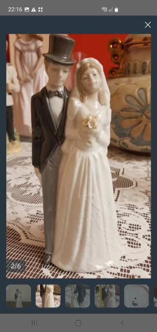 Figura de porcelana de novios