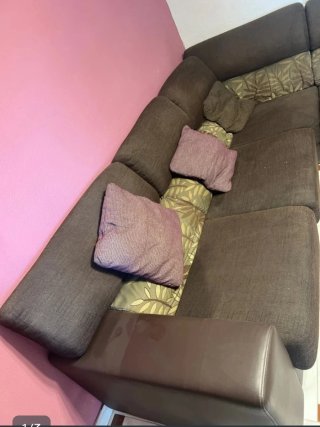 Sofá modular marrón y rosa
