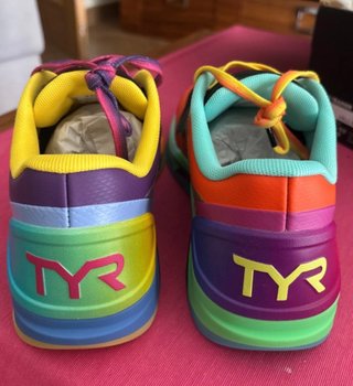 Zapatillas TYR Nuevas Talla 40,5 EU