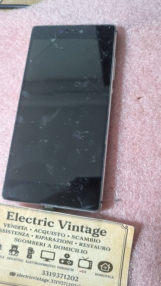 E1092NN-Smartphone Huawei P8