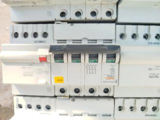 Diferenciales Trifásicos Merlin Gerin C60N