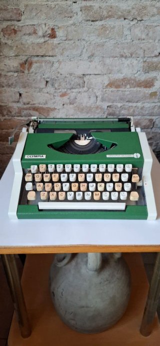 Olympia Traveller Deluxe Máquina Escribir