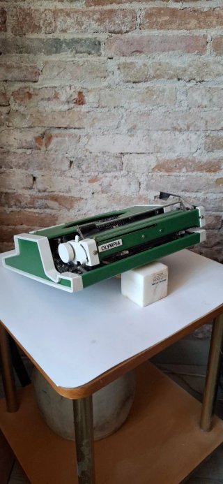 Olympia Traveller Deluxe Máquina Escribir