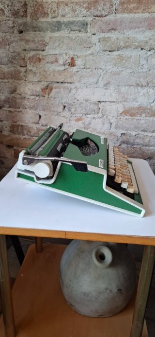 Olympia Traveller Deluxe Máquina Escribir