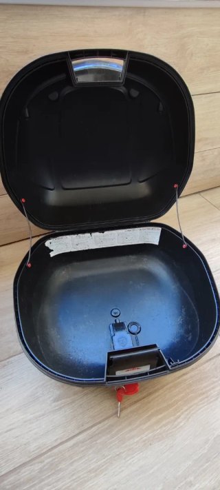 Baúl Givi Negro