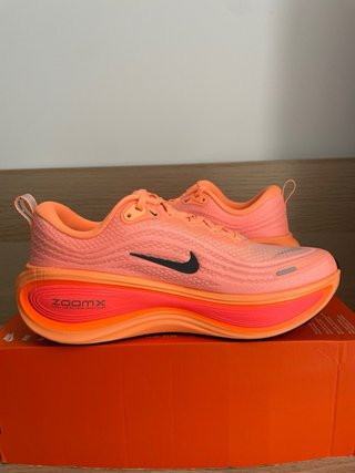 Nike ZoomX Vomero Plus Naranja/Rosa