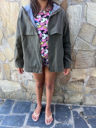 Parka verde militar con capucha