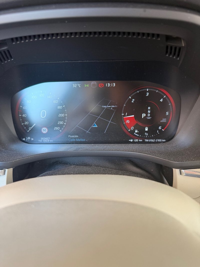 Volvo XC60 2021 - foto 1