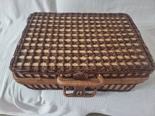 Cesta de mimbre con forro a cuadros