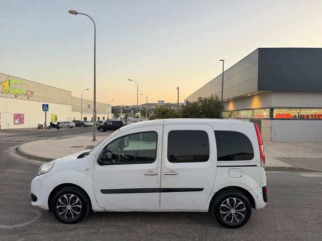 RENAULT KANGOO 1.5 DCi 110CV 6 VELOCIDADES