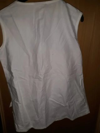 Camiseta blanca cruzada