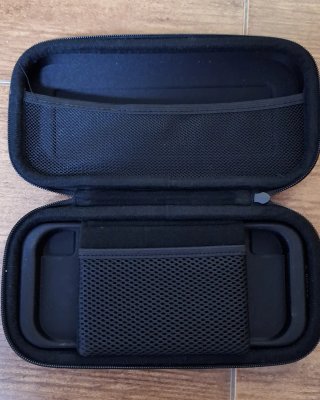 Funda de transporte rígida roja