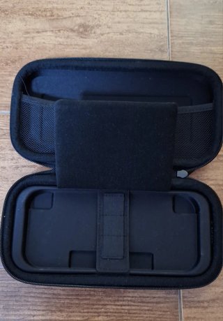 Funda de transporte rígida roja