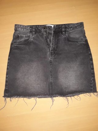 Minifalda vaquera gris desgastada Talla M