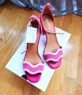Sandalias Geox Tacón Beige y Rosa