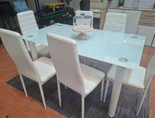 Mesa Comedor Cristal y 6 Sillas Blancas