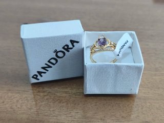 Anillo Pandora Corona Morado Dorado