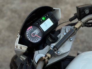 Hyosung GT650i Naked