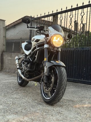 Hyosung GT650i Naked