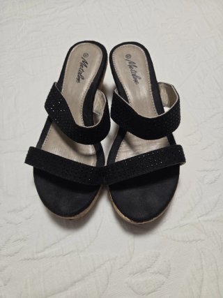 Sandalias Metalina cuña negras talla 37