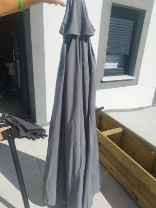 Sombrilla de jardín 327cm gris Nueva tengo 3 ud.
