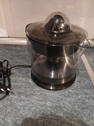 Exprimidor eléctrico de cítricos
