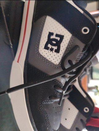 Deportivas DC Negras y Blancas