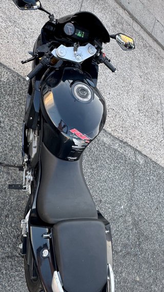 HYOSUNG GT 125 R Negra Deportiva