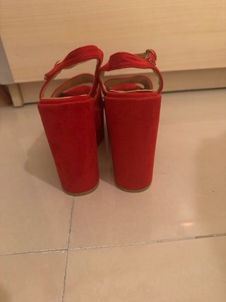 Tacones rojos de plataforma