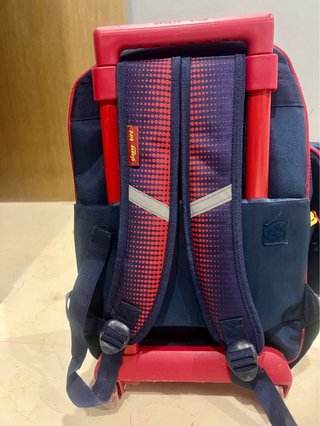 Mochila escolar con diseño de fútbol