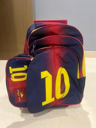 Mochila escolar con diseño de fútbol