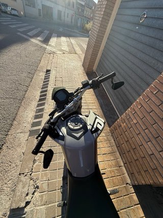KTM Duke Negra y Blanca escape arrow homologado