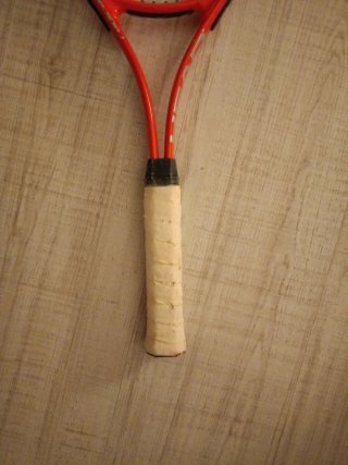 Raqueta de tenis Wilson con funda