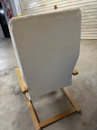 Butaca POANG Ikea con reposapiés
