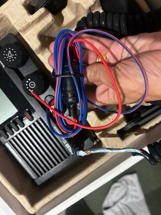 Radio VHF Marina SAILOR Negra