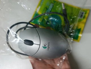 Ratón Logitech USB Plata y Negro