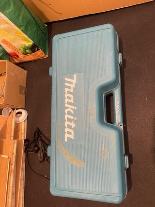 Amoladora grande Makita con  maletín