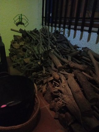 Leña para chimenea o barbacoa