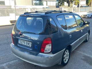 KIA Carens 2002