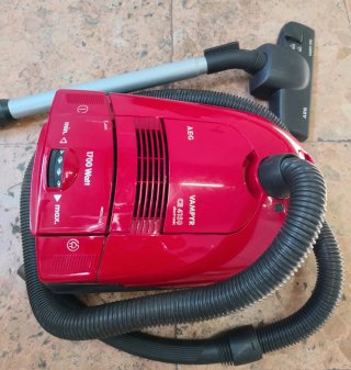 Aspiradora AEG VAMPYR CE 4150 Roja