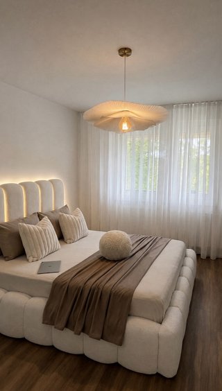 Cama tapizada diseño nuevo con cabecero